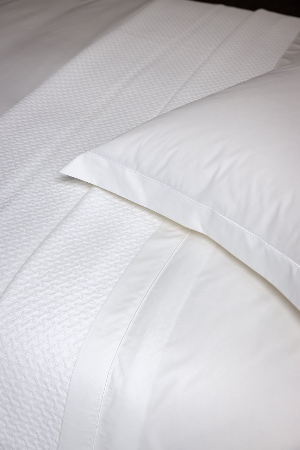 Fronha 200 Fios Percale Modelo Envelope Ponto Rolinho (Pack de 2)