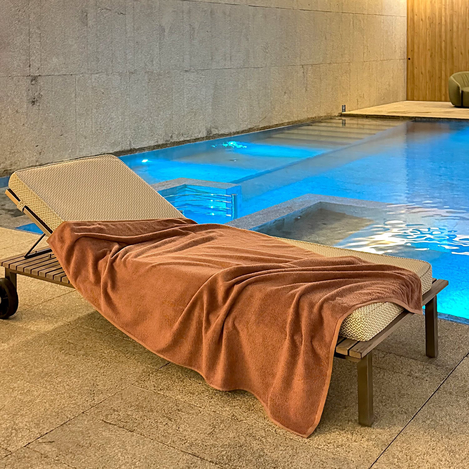 Toalha piscina Castanho