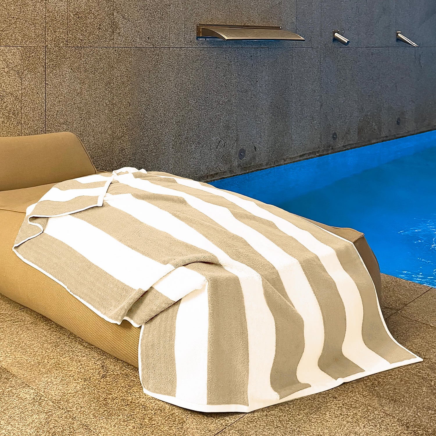 Toalha de piscina Riscas Bege