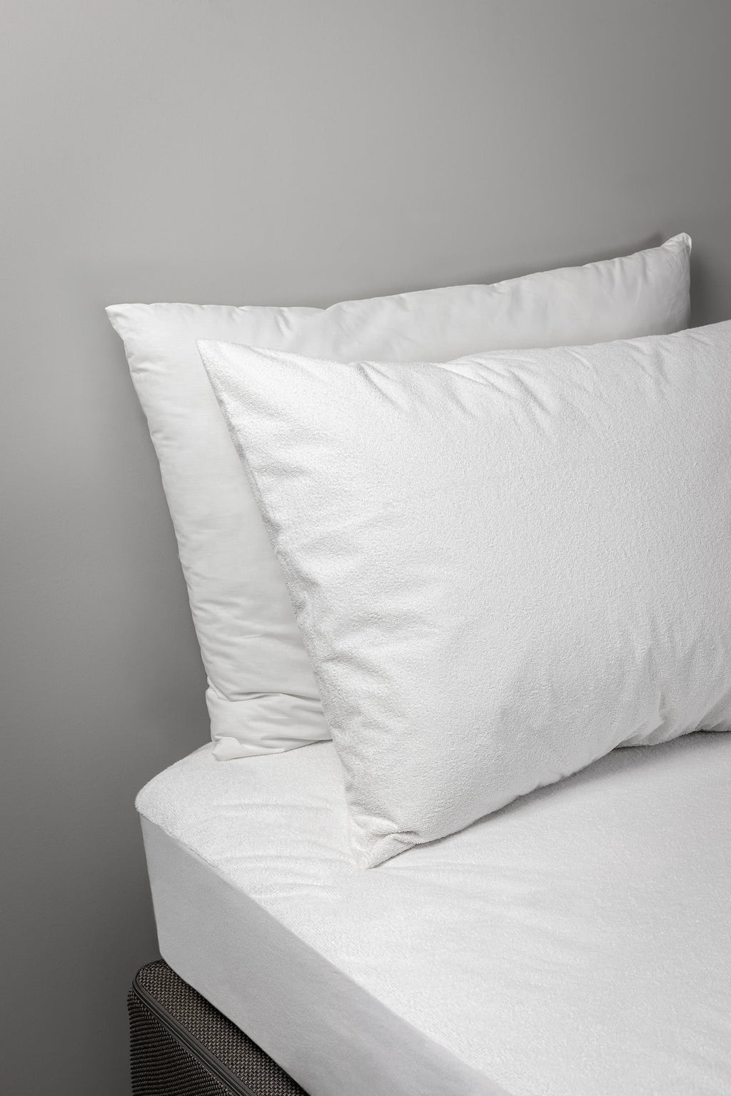 protetor de almofada e almofada de fibra