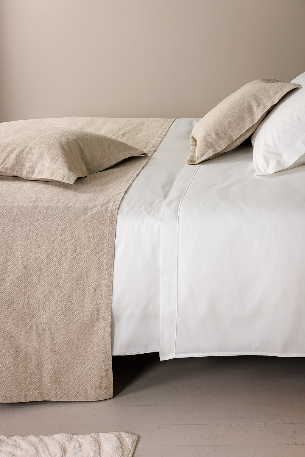 jogo de cetim 300 fios e almofada e tapa pes de linho