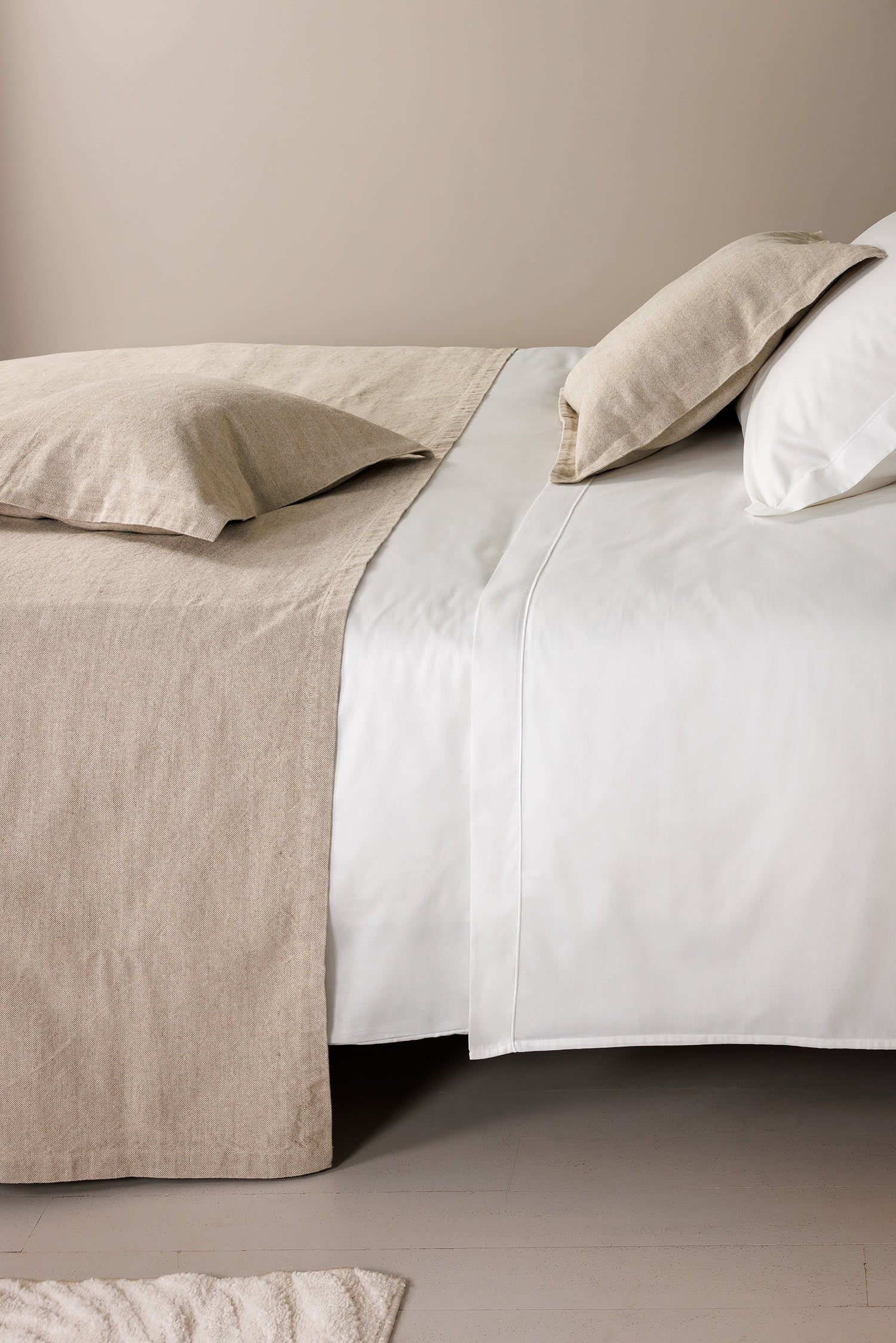 jogo de cetim 300 fios e almofada e tapa pes de linho