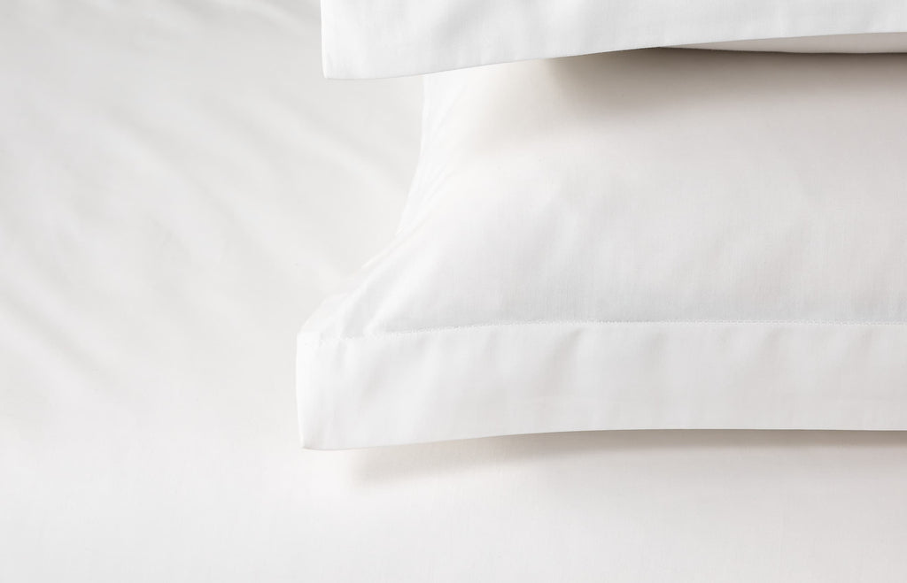 Fronha de Cetim 300 Fios Modelo Envelope Ponto Corrido (Pack de 2)