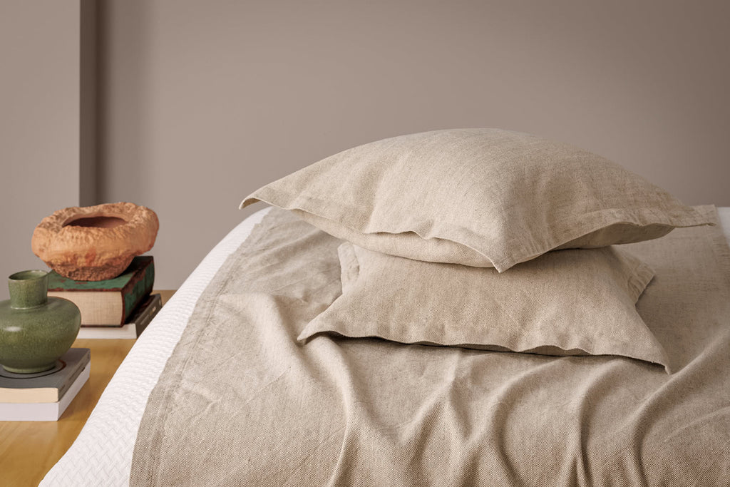 Almofada decorativa de linho e tapa pes de linho